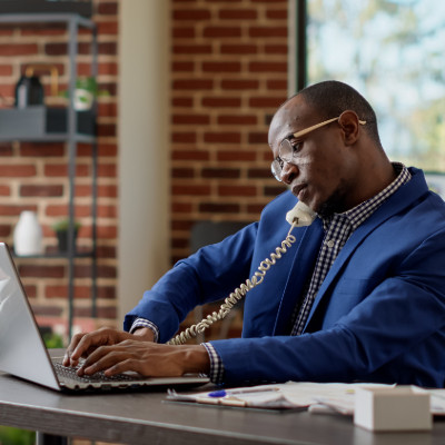 How VoIP Keeps a Hybrid Team Connected